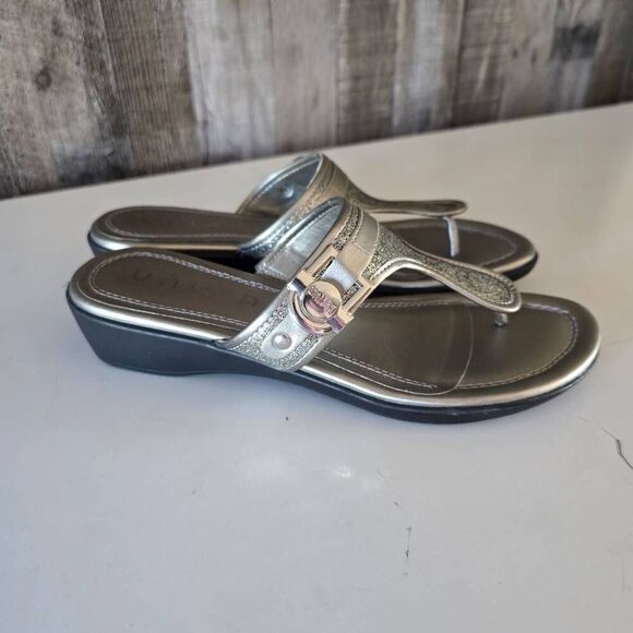 Unisa Women's Sandals Size 9.5 - Pewter Glitter - Silver - Slides/Flip Flops - Picture 1 of 6
